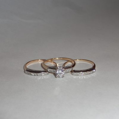14-18 Kt gold rings with diamonds and zirconia